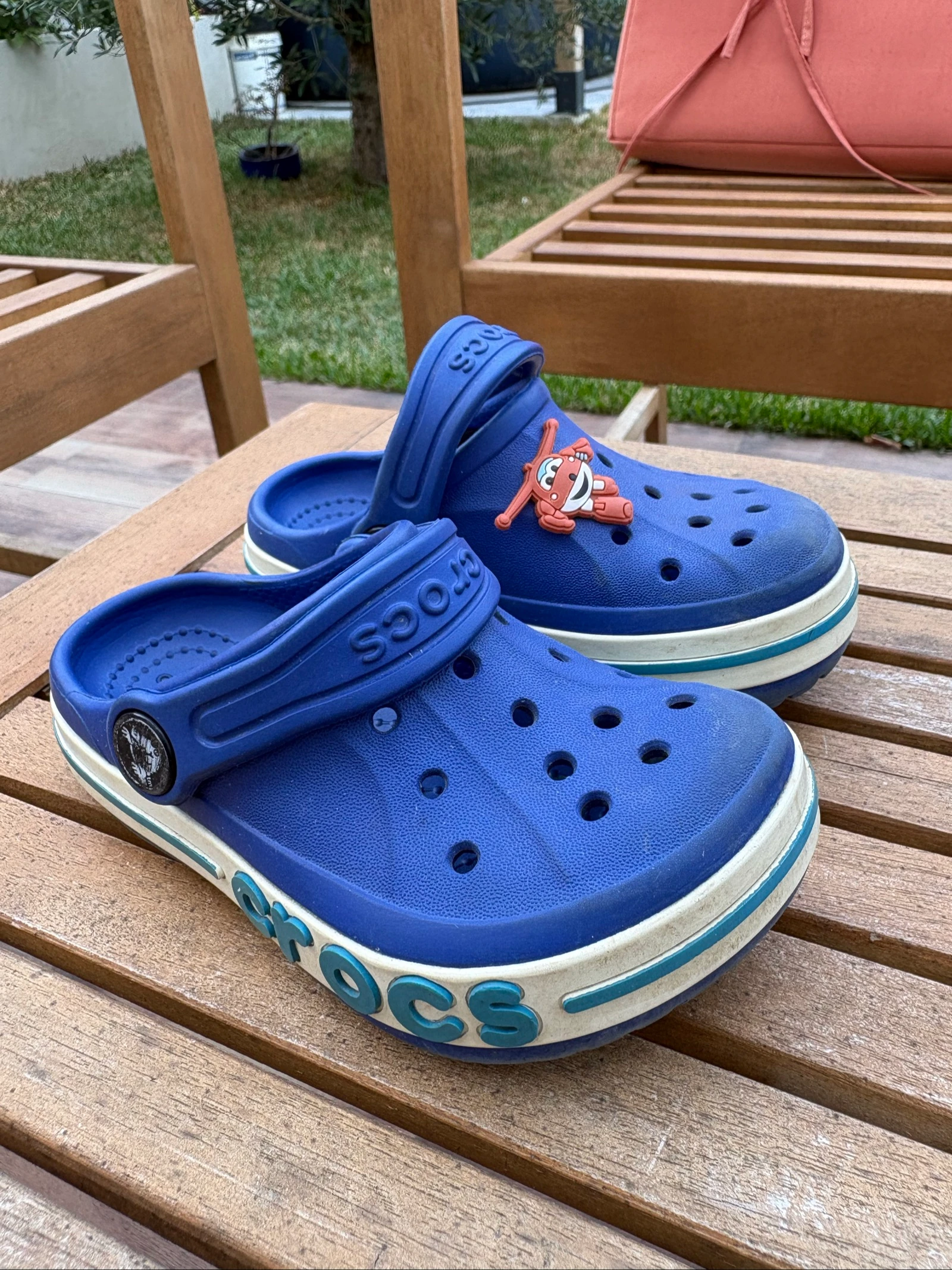 Sabots Crocs bleus avec pin’s Super Wings (Jett) - Taille C7 / 23-24
